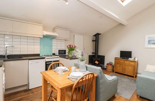 Norton Sub Hamdon Cottage | BOWER COACH HOUSE, character holiday cottage in Bower Hinton