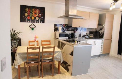 Alibon Apartment | Bowery Apartment - 2 Bedrooms 1st floor