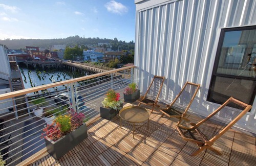 Astoria Hotel | Bowline Hotel, 3 Luxe Trolley View King Room, Pet-friendly