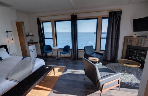 Astoria Hotel | Bowline Hotel
