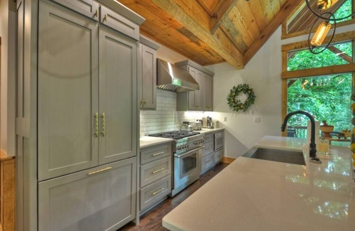 Ellijay House | Bowling Cottage At Carlotta Estates w/Pool