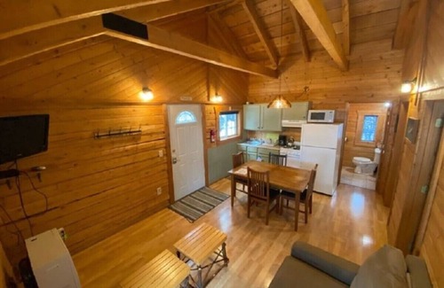Bear Creek Cabin | Box Canyon Cabin "Fisherman's Cabin" - 3 bed, WIFI
