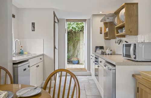Broadwell Cottage | Box Cottage - a cotswold cottage that sleeps 2 guests in 1 bedroom