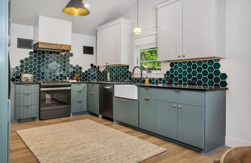 Fredericksburg House | Boxwoods | 3/2 | Pool, Cabana, Washer/Dryer