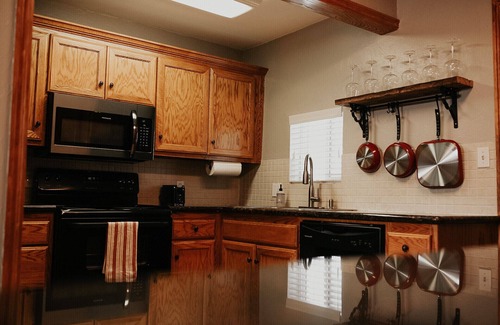 Norman House | Boyd Street Retreat- 1.5 miles to Campus Corner