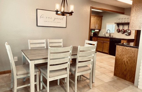 Norman House | Boyd Street Retreat- 1.5 miles to Campus Corner