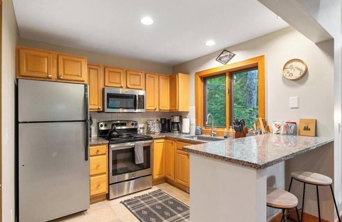 Boyne Falls Condo | Boyne Disciples Luxury Cabin. Prime location - Short walk to lifts. Sleeps 16