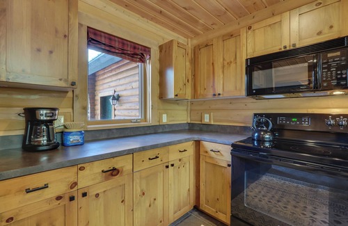 Boyne City Cabin | Boyne Mountain Cabin 4 Bedrooms garage and hot tub clean and cozy