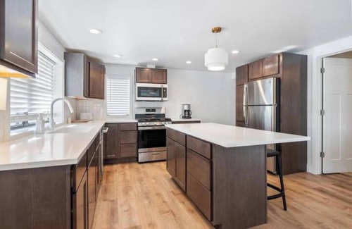 Boyne Falls House | Boyne Mountain Getaway Sleeps 4!