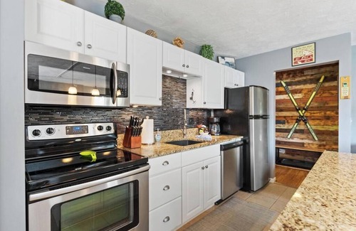 Boyne Falls Condo | Boyne Mountain Year Round Lodge sleeping 11
