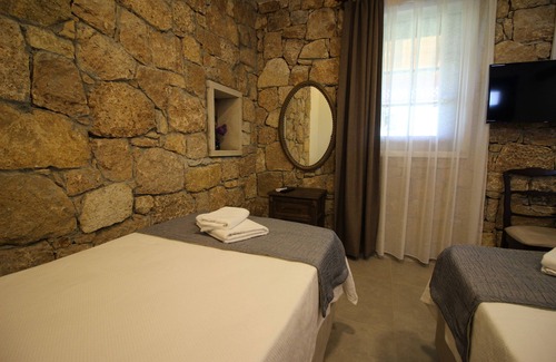 Bozcaada Hotel | Bozcaada Defne Bag Evi