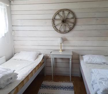 Norsholm Bed & Breakfast | Brådtom Slusscafé & Stugor