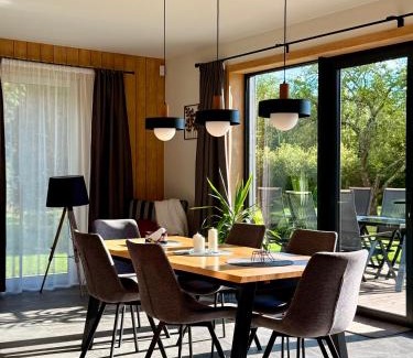 Kurzeme House | Brīvdienu māja & pirts meža vidū - Saraiķu Sanderi
