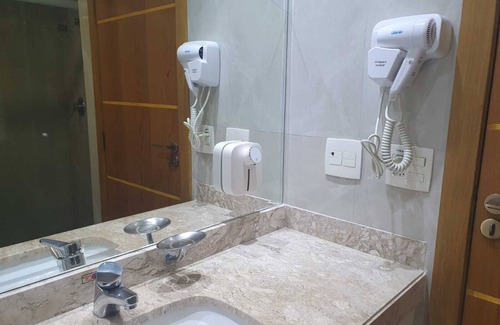 Alphaville Industrial Hotel | Comfort Suites Flat COM Café, em Frente ao Centro Comercial, com Estac Incluso