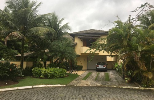 Balneario Praia do Pernambuco House | Wonderful condominium house in Guarujá