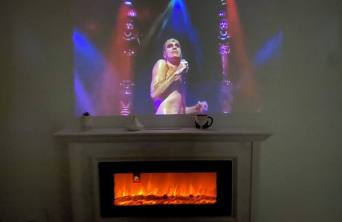 Candeias Apartment | Warm up by the fireplace 6 minutes from the Bahia Winter Festival