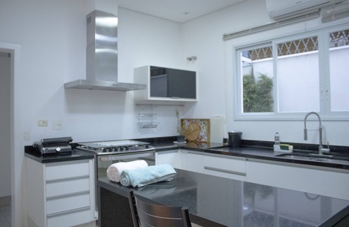Maresias House | Casa 5 Estrelas Top! All Incluse com 3 Funcionários