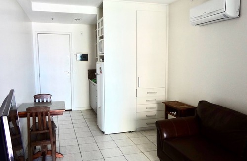 Recreio dos Bandeirantes Apartment | Ninho de Gaivotas ! Villa del Sol Resort, Macumba Surf Beach !