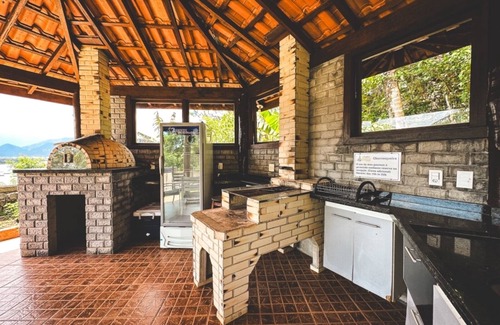 Tenorio House | Cinematic house overlooking Itagua beach, Ubatuba