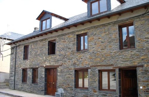 Branuelas House | Brañuelas, Estacion 1