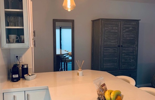 Westchester Apartment | Brand new casita w/all amenities of a lg home incldg salt water pool & jacuzzi!