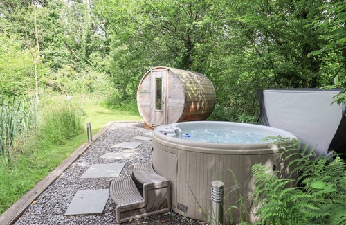 Penny Bridge Cottage | BRACKEN GROUND, pet friendly, luxury holiday cottage in Coniston