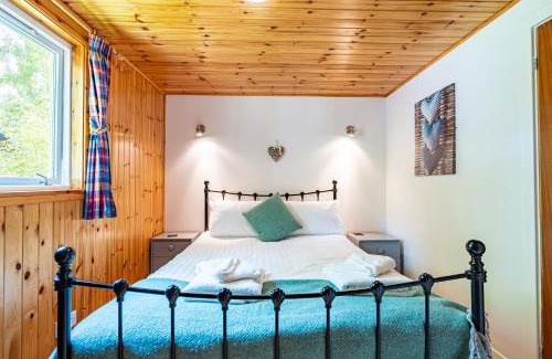 East Lewiston House | Bracken Lodge 7 with Hot Tub