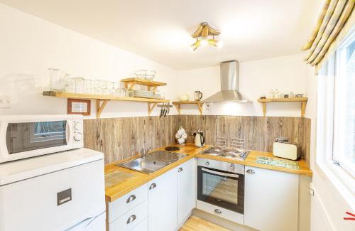 East Lewiston House | Bracken Lodge 8 with Hot Tub