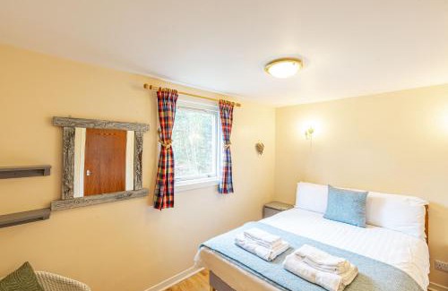 East Lewiston House | Bracken Lodge 8 with Hot Tub