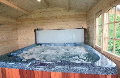 Glenfarg House | Bracken Log Cabin - S4468