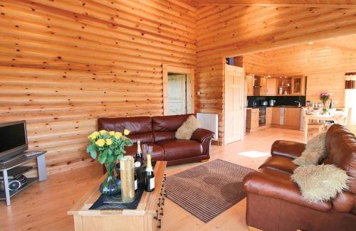 Glenfarg House | Bracken Log Cabin - S4468