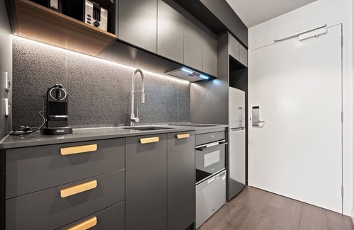 Braddon Apartment | Braddon Studio: Parking & BBQ