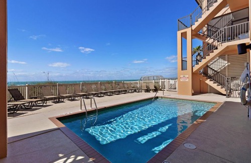 Bradenton Beach House | Bradenton Beach Club Unit G