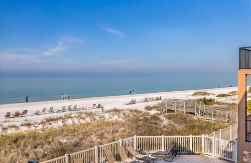 Bradenton Beach Condo | Bradenton Beach Club Unit B by Duncan Real Estate!