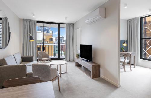 Melbourne Central Business District Hotel | Brady Apartment Hotel Hardware Lane
