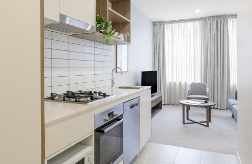 Melbourne Central Business District Hotel | Brady Apartment Hotel Hardware Lane