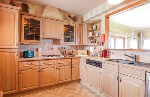 Buckie Cottage | BRAEHEAD CROFT, pet friendly, with a garden in Portessie