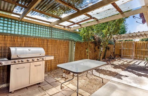 Capel Sound House | Braidwood Beachouse Getaway by Ready Set Stay-Close to the Beach & Table Tennis