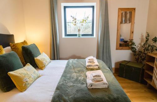 Eckington House | Bramble Cottage