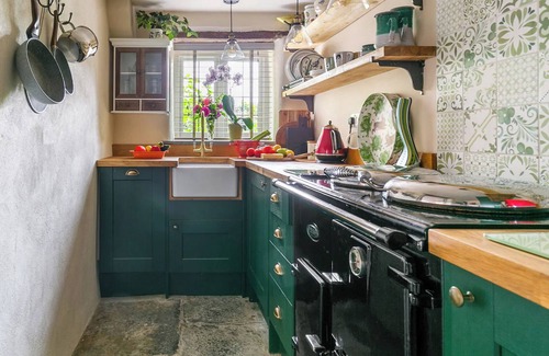 Horton Cottage | Bramley Cottage Romantic Bolthole Sleeps 2 (Dog Friendly) Near Award Winning Pub