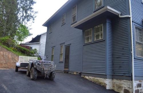 Freeman House | Bramwell Staff House & Inn just minutes from the Pocohontas Trail System in WV!