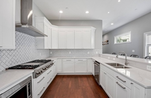 Homewood House | Brand New.1.5 blocks to Westin. 1st floor bed & bath. Walkable Convenience