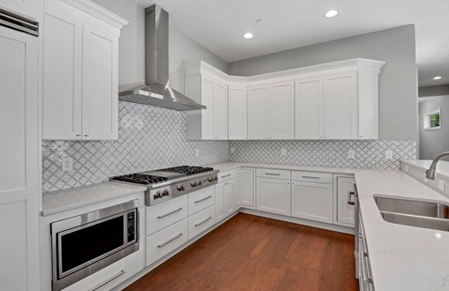 Homewood House | Brand New.1.5 blocks to Westin. 1st floor bed & bath. Walkable Convenience