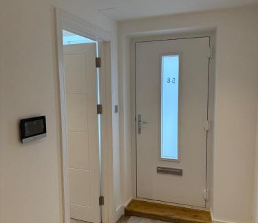 Askew Apartment | Brand New 1 bedroom in Shepherds bush