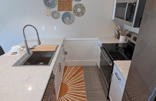 Hosford-Abernethy Apartment | Brand New 1 BR with AC in Prime Portland Location