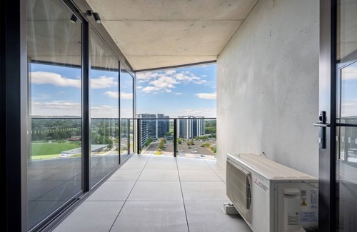 Phillip Apartment | Brand New 1BDR Apartment NEXT to Woden Westfield