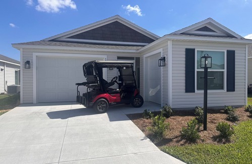 Wildwood Villa | BRAND NEW 2 BDR 2 BTH w. Golf Cart - Half mile to EASTPORT