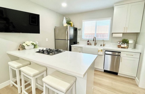 South Redlands Apartment | BRAND NEW 2-bdrm Guesthouse with WiFi, AC in marvelous Redlands