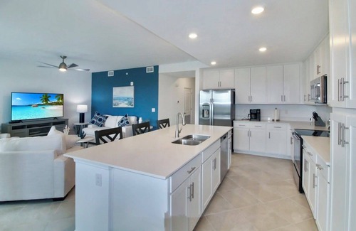Venice Condo | Brand new 2-bedroom condo located on golf course with resort style amenities