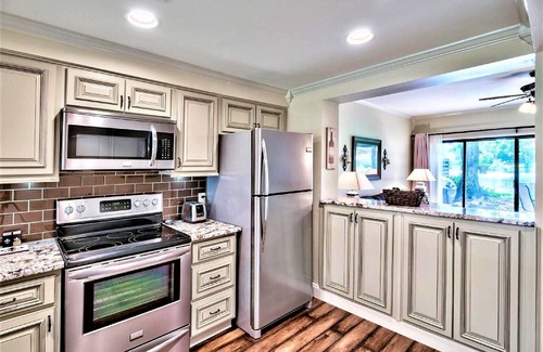 Sandestin Villa | BRAND NEW 2024 6 passenger GOLF CART! Lake views! 3 Minutes to BEACH! NEW FLOORS
